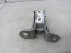 Петля двери передней левой Toyota C-HR AX10 (2016 - 2019) 687200D050