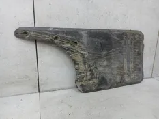 Брызговик задний правый Toyota Hilux 7 2-й рест. 2013 766250K160