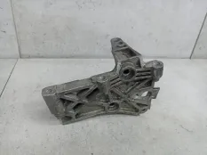 Кронштейн двигателя правый Renault Scenic 2 2004 8200101196