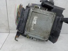 Блок управления двигателем Renault Clio 2 2002 8200214974