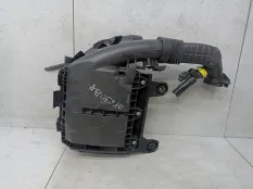 Корпус воздушногo фильтра Citroen C4 2 2016 9806561080