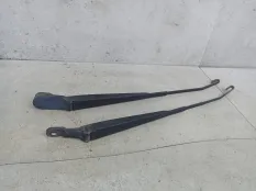 Поводок стеклоочистителя Lada Largus 2014 8200620432