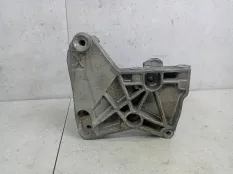 Кронштейн двигателя правый Renault Megane 3 2012 8200739777