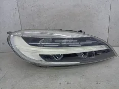 Фара правая Volvo V40 2 рест. 2016 31677025