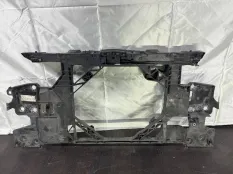 Передняя панель (телевизор) Renault Megane 3 2012 752100004R