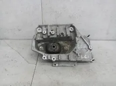 Кронштейн коробки (балка кпп) Nissan Juke F15 2012 112541KA0A