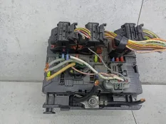Блок предохранителей Citroen C4 2010 9664055580
