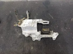 Кронштейн коробки (балка кпп) Nissan Qashqai J10 2009 11254JD000
