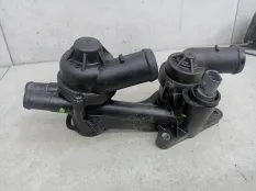 Корпус термостата Volkswagen Golf 5 2009 03C121118D