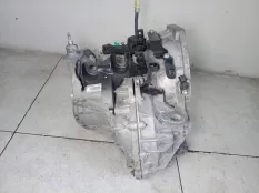 МКПП Renault Trafic 3 2017 320102327R