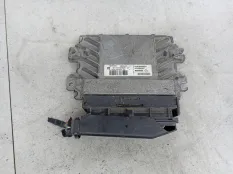 Блок управления двигателем Renault Logan рест. 2010 8200856659