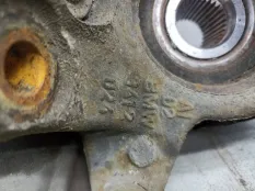 Кулак передний правый BMW X3 E83 рест. 2008 3412024