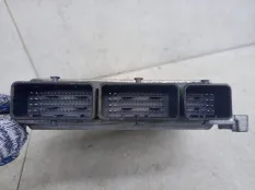Блок управления двигателем Renault Megane 3 2014 237105943R
