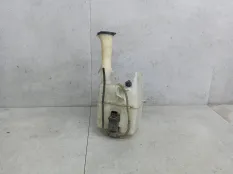 Бачок омывателя Toyota Corolla 9 E120 2002 060851054