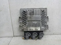 Блок управления двигателем Renault Scenic 2 2006 8200680832