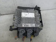 Блок управления двигателем Renault Megane 2 2005 8200592611
