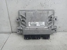 Блок управления двигателем Renault Clio 3 2008 8200510536