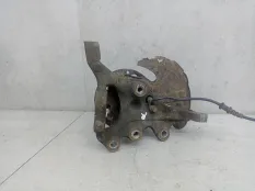 Кулак передний правый Mercedes-Benz C W204 2010 A2043320102