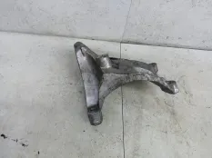 Кронштейн двигателя правый Volkswagen Touareg 2 2014 7L8199308B