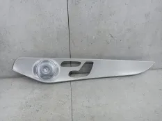 Накладка двери внутренняя передняя правая Mercedes-Benz C W205 2018 A2537205401