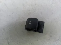 Кнопка открытия багажника BMW X5 F15 2016 9318704