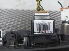 Разъем AUX / USB Kia Sorento 2 2012 847302P000