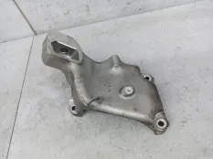 Кронштейн двигателя левый Mercedes-Benz C W205 рест. 2018 A1772230104