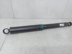 Стойка амортизатора задняя левая Toyota Hilux 8 рест. 2023 485410K390A