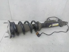 Стойка амортизатора передняя правая Mercedes-Benz C W205 2018 A2053208201