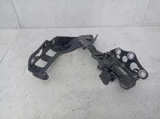 Петля капота левая Mercedes-Benz C W205 2018 A2058800828