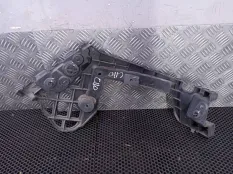 Крепление заднего бампера правое Renault Clio 3 2009 8200583033