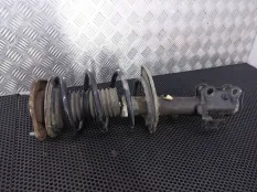 Стойка амортизатора передняя правая Toyota Auris E150 2008 339701