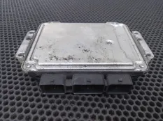 Блок управления двигателем Renault Megane 2 2006 8200601334