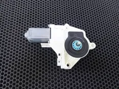 Моторчик стеклоподъемника передний правый Volkswagen Touareg 2 2014 8K0959802A