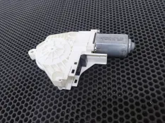 Моторчик стеклоподъемника передний правый Volkswagen Touareg 2 2014 8K0959802A