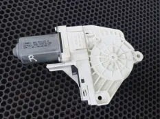 Моторчик стеклоподъемника передний левый Volkswagen Touareg 2 2014 8K0959801A