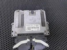 Блок управления двигателем Ford Fiesta 5 2005 0281033039