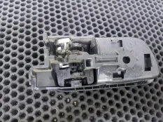 Ручка внутренняя двери левой Toyota Corolla Verso 2 AR10 2006 692060F010