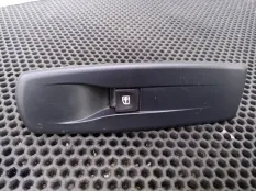 Кнопка стеклоподъемника двери передней правой Renault Megane 3 2011 809600004R