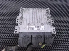 Блок управления двигателем Renault Duster 2015 237100764R
