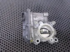 Дроссельная заслонка Renault Scenic 3 2011 8200570865