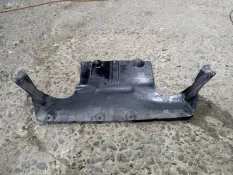 Защита двигателя Volkswagen Touareg 2 2014 7P0825285