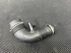 Патрубок воздушного фильтра Volkswagen Touareg 2 2014 7P6129572