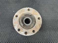 Ступица передняя Volkswagen Touareg 2 2014 7P0501655A