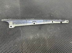 Кронштейн крыла Porsche Cayenne 958 рест. 2015 7P5806520