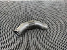 Патрубок воздушного фильтра Volkswagen Touareg 2 2014 7P0129627