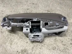 Панель передняя салона (торпедо) Renault Zoe 2013 681000711R