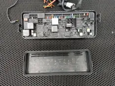 Блок предохранителей Land Rover Range Rover Sport 2 2016 HPLA14A073AB