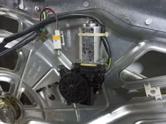 Моторчик стеклоподъемника передний левый MAN TGL 2013 81286016138