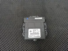 Блок управления АКПП Volkswagen Touareg 2 2014 0C8927755